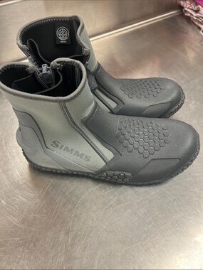 Simms Gray and Black Neoprene Ankle Waders Zipit Bootie Size 10 Worn Once